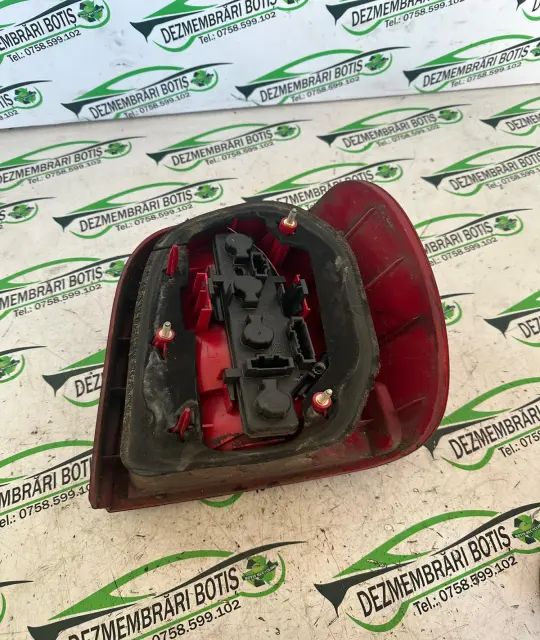 Lampa stop stanga pe aripa Volkswagen VW Polo 2001 1.4 16V MT (101 hp)