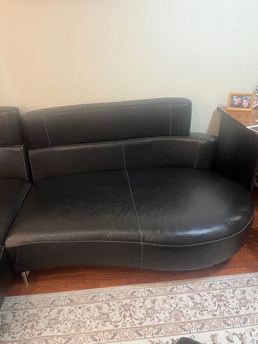 Продам кожанный диван