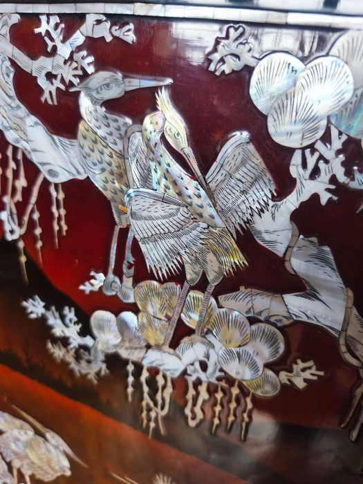 Голямо азиатско пано седеф, дърво