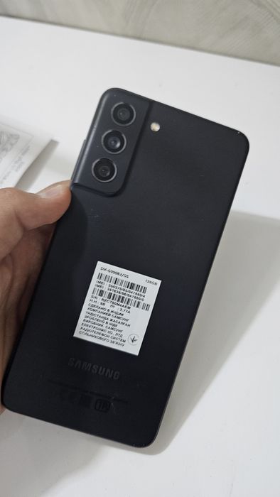 Телефон Samsung s21 fe