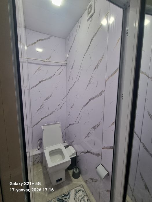 Kvartiraga oila qoyiladi. 5 etajli dom 3 qavatida joylashgan