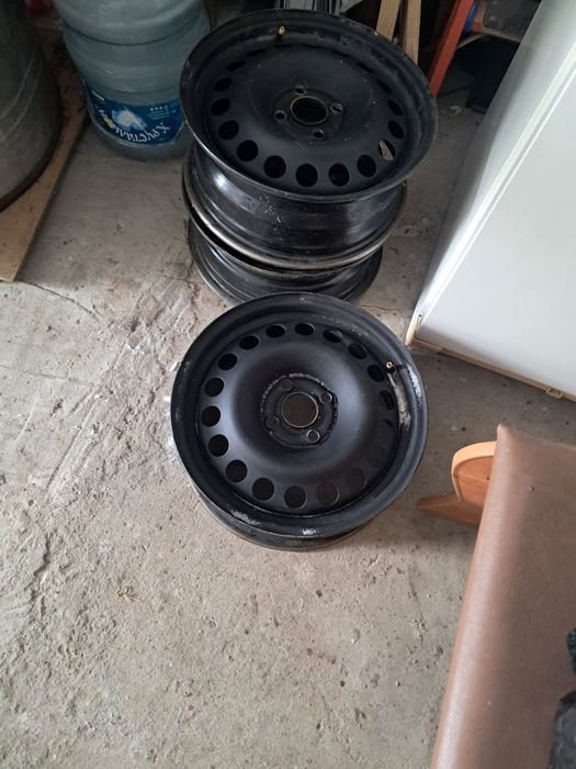 Продам диски на шевроле кобальт на 15.