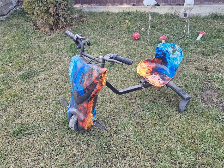 Дрифт кар, работает отлично есть подсветка