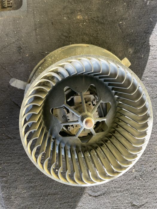 Ventilator  Habitaclu Vw Touran 3 Pret 250 lei