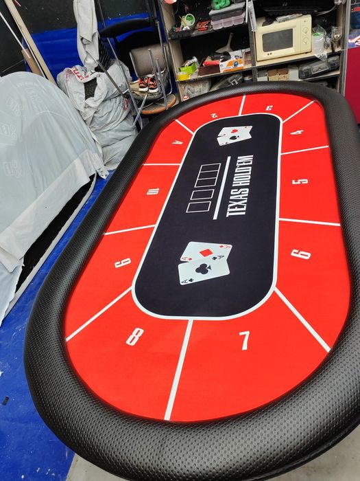 Masa de poker personalizata
