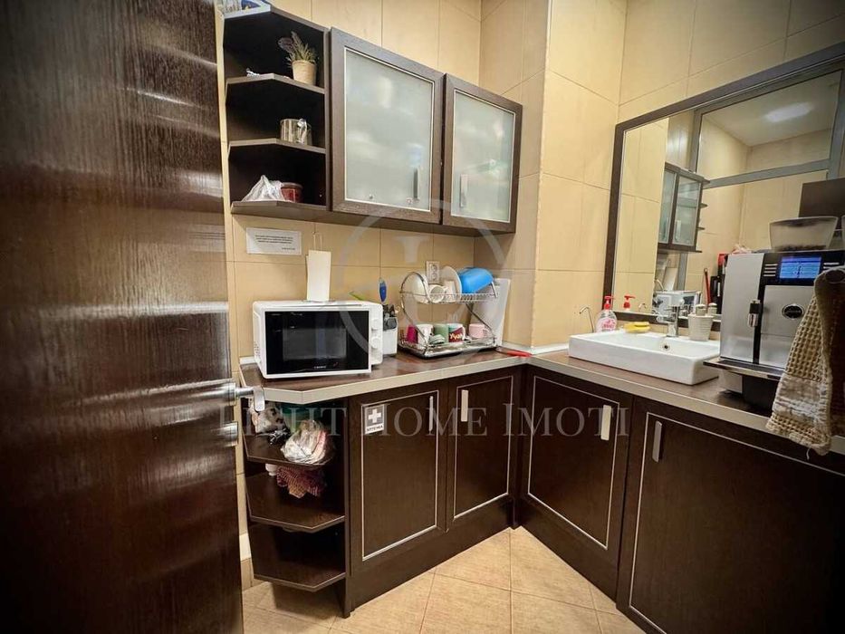 Продава се Офис в Пловдив, Център - 120 кв.м за 2125 €/кв.м - Снимка #8