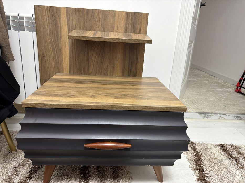 Прикроватные тумбочки