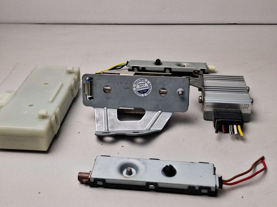 АНТЕНА FM усилвател за мерцедес и антена за gsm