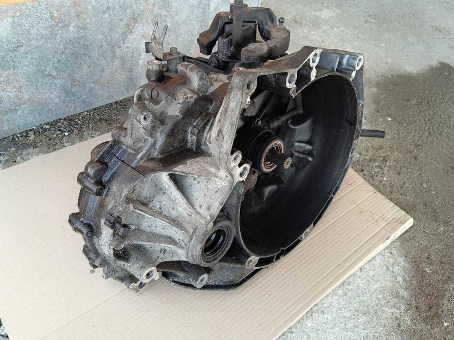 Cutie viteze manuala Ford C-Max 1.6 TDCI cod AV6R-7002-KF