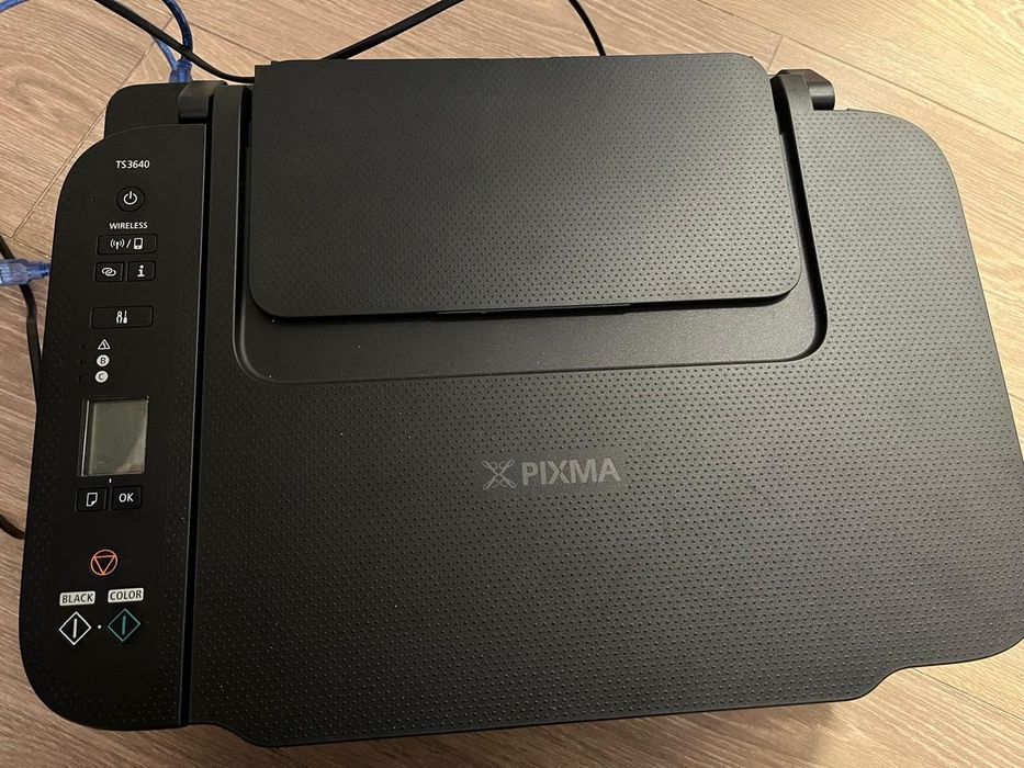 Продаю цветной принтер...