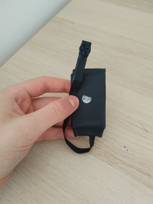 Micro cameră SPY Wifi cu nasture care citește texte î