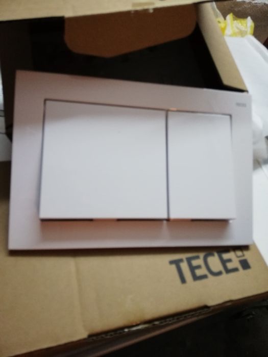 Vând clapeta pentru wc suspendat si set console fixare distribuitor