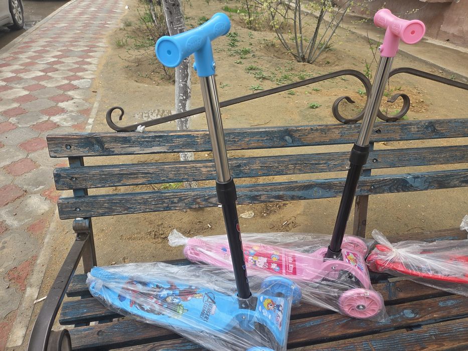 Самокат 2500тг детский