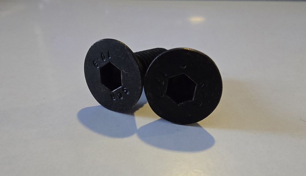 2 suruburi pentru surround soundbar Samsung Q930 Q990