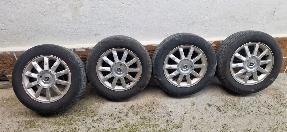 Оригинални алуминиеви джанти Рено 15" с гуми