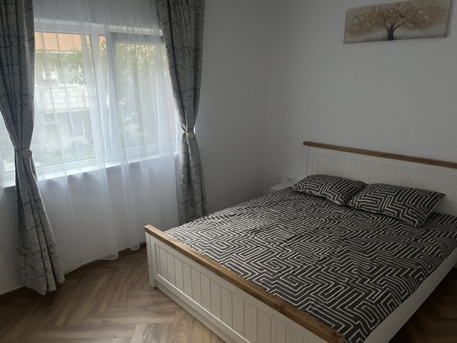 Apartament de inchiriat 3 camere Cetate