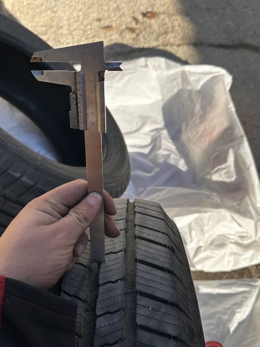 255/50 R19 Michelin Defender LTX