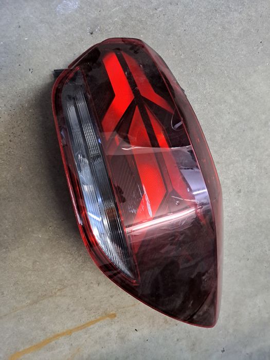 Lampa stop, tripla logan, clio 4/ 5, megane 4. Far arkana. Aripa dr duster