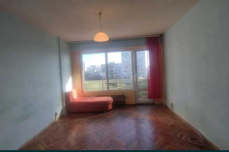 Тристаен среден източен апартамент в квартал Младост 1-Касабова