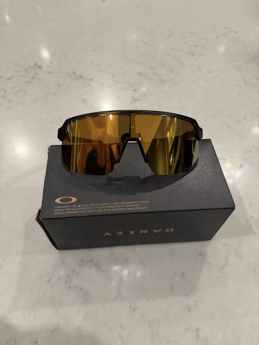 Очки спортивные Oakley Sutro Lite