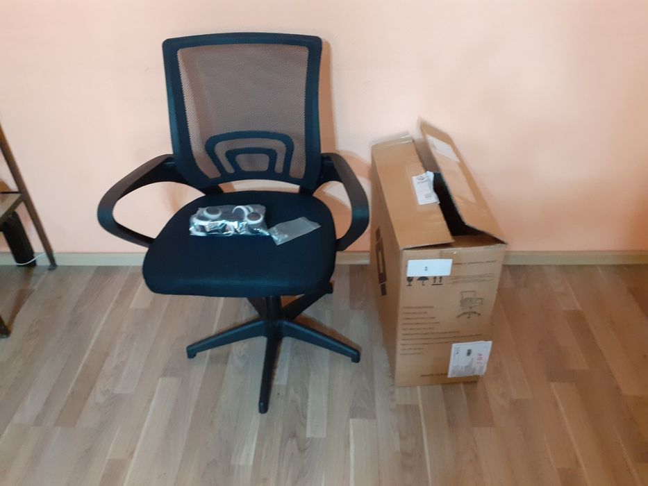 Стол за компютър