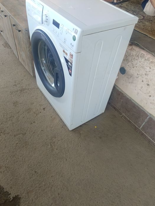 Стиральная машина Ariston 6 кг