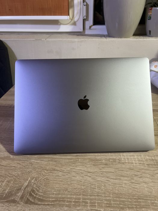 MacBook Pro 16” 2019 | i7 2.6GHz | 32GB RAM | 512GB SSD | Radeon Pro 5300M | Baterie 240 cicluri