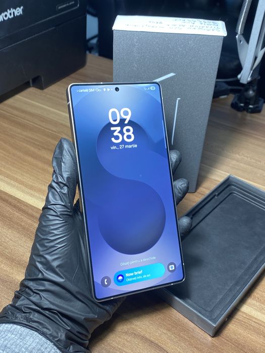 Samsung Galaxy S25 Ultra • 256 GB • Titanium Black