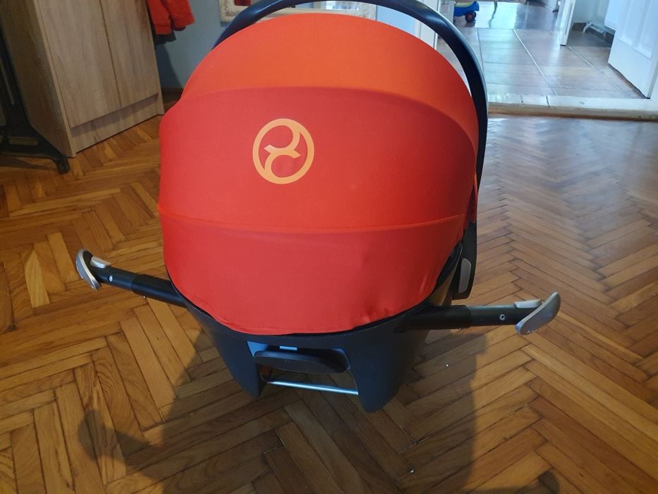 Scoica Cybex Platinum + adaptoare pt carucior