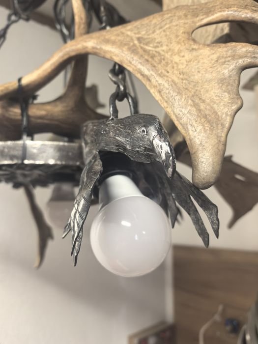 Ръчно кован полюлеи