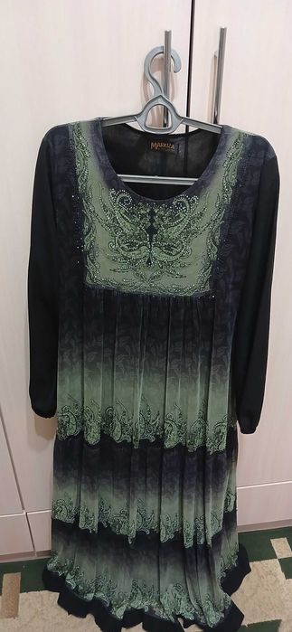 Вечерние платья и две двойки абая