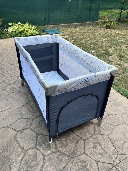 Pătuț/țarc pentru bebeluşi