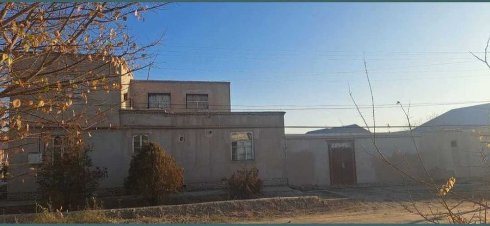 Зудлик билан ховли жой сотилади