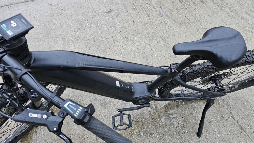 Електрически кубе реакшън