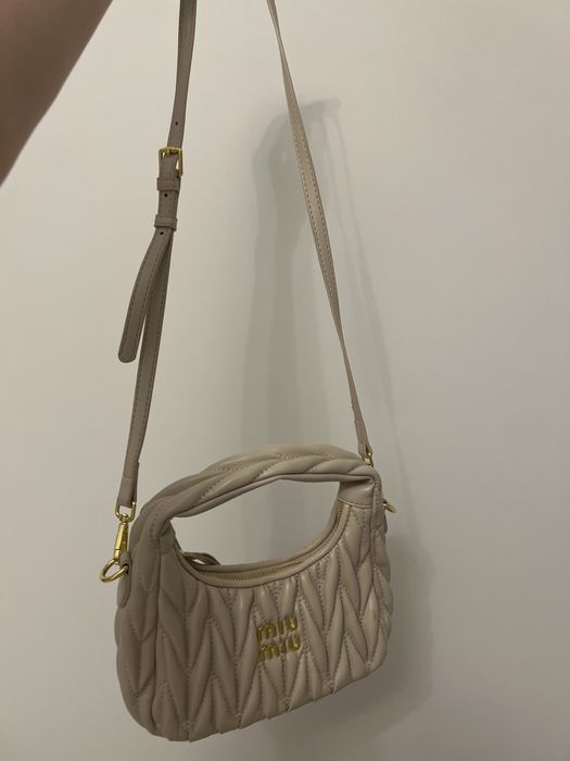 Сумка Miu Miu бежевая