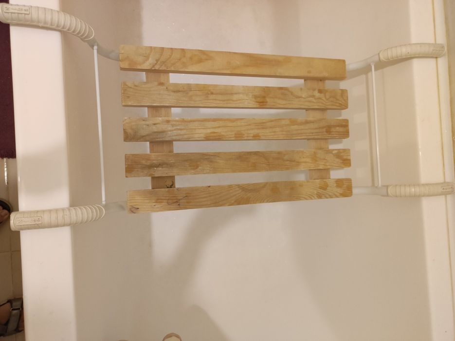 Продам сиденье-полку для ванны