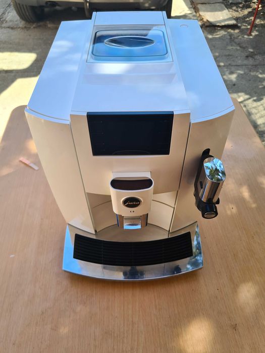Espressor Jura E8 Piano White 2023