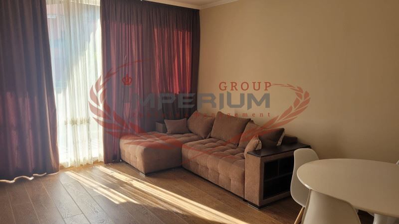 Дава се под наем Двустаен апартамент в Варна, Лятно кино Тракия - 65 кв.м за 561 € - Снимка #1