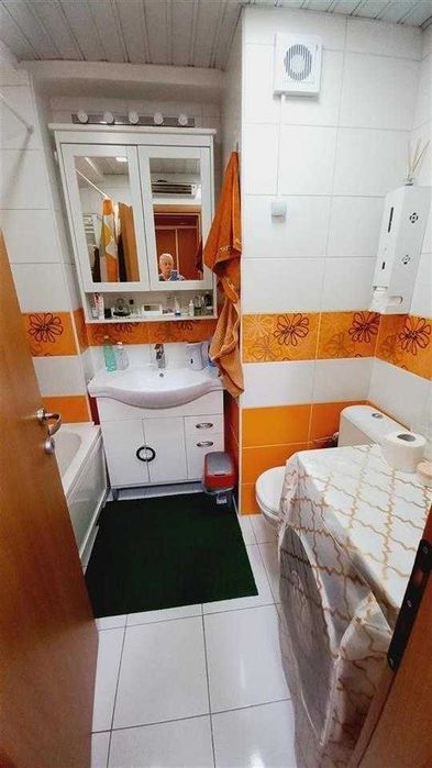 Дава се под наем Двустаен апартамент в Бургас, Възраждане - 50 кв.м за 204 € - Снимка #2