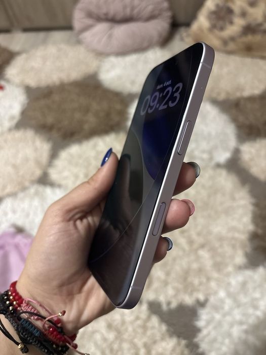 Vând iPhone 17 256Gb Lavander ca nou