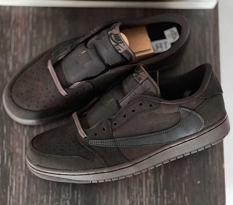 Обувки Air Jordan 1 Travis Scott Velvet Brown 45 EU