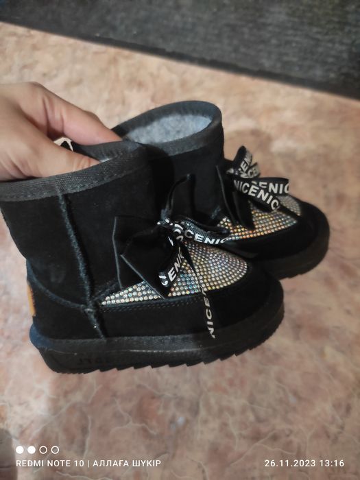 Обувь для девочки 3-4 годика