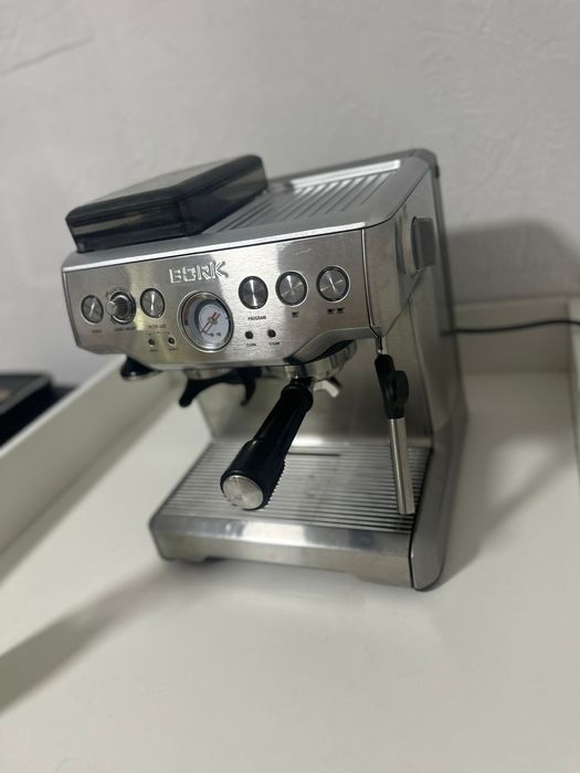 Кофемашина Bork c801