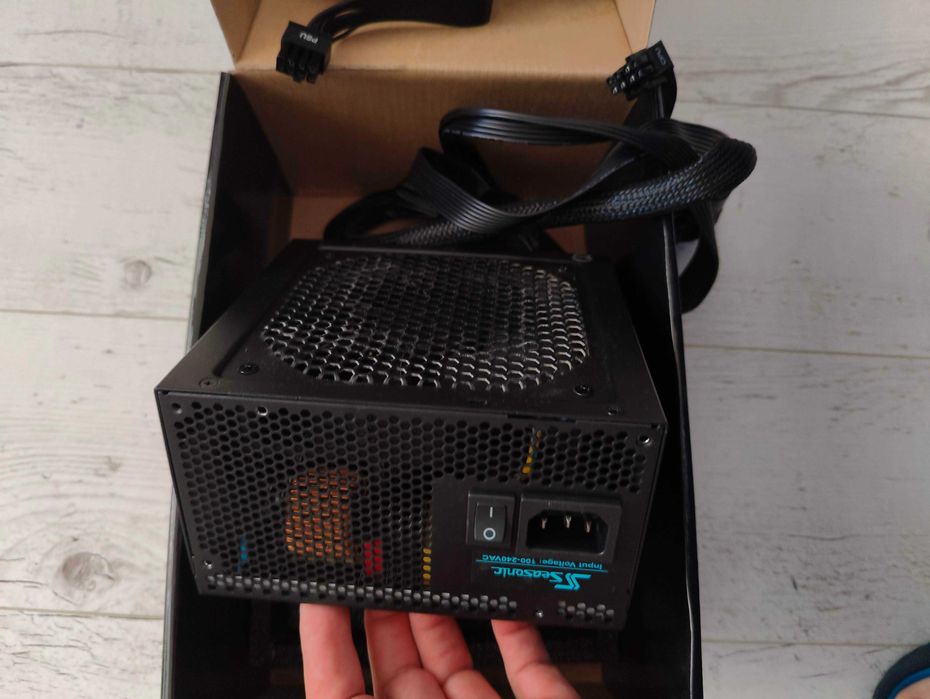 Sursa Seasonic 650w G12 GM-650 80 plus Gold semi-modulara