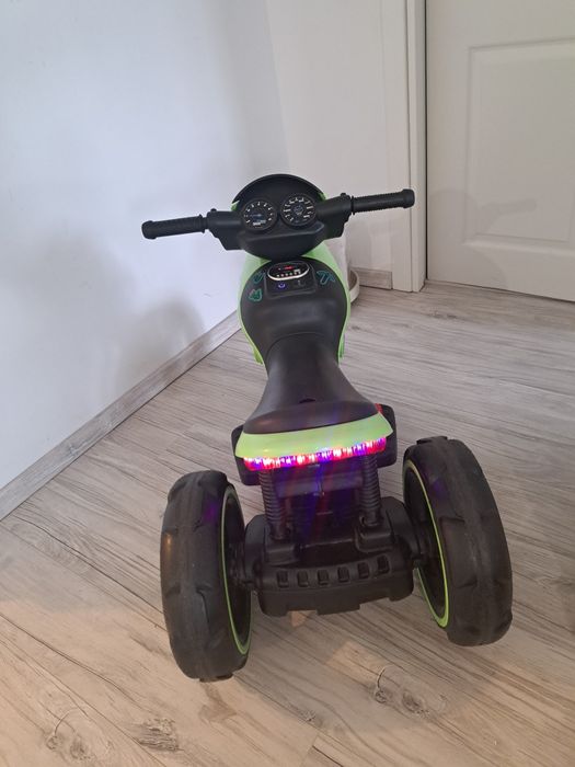 Motocicleta de politie 198A Baby Mix verde