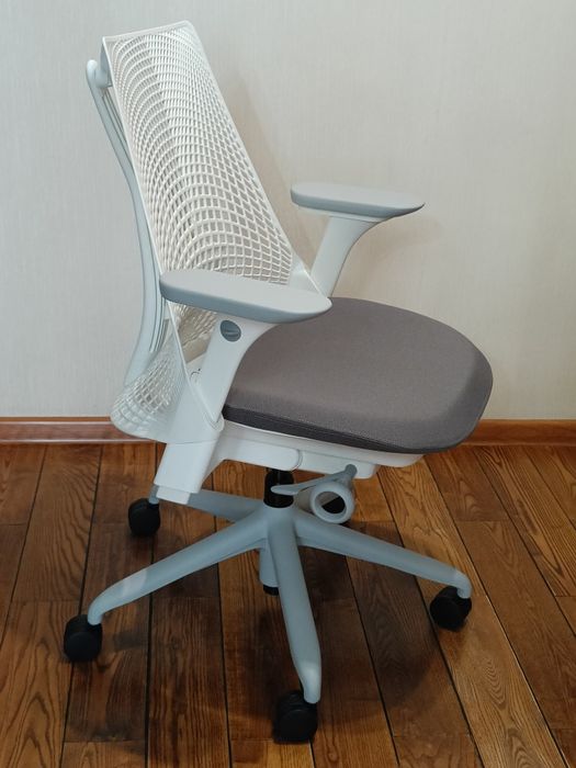 Кресло Herman Miller Sayl