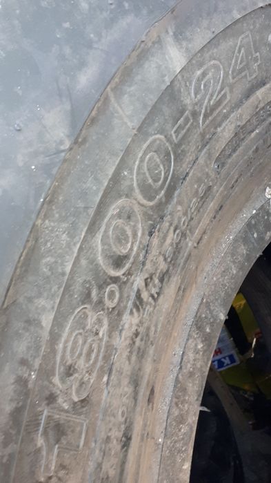 18.00-24 б/у на каток 2шт