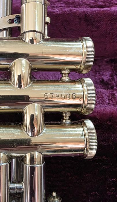 Музыкальный духовой инструмен труба Amati