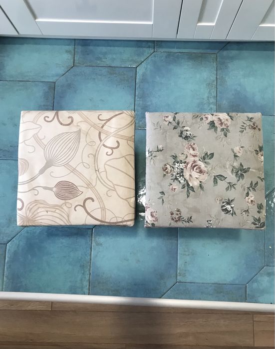 Две табуретки