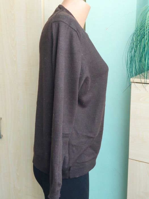 Кафяв пуловер размер М